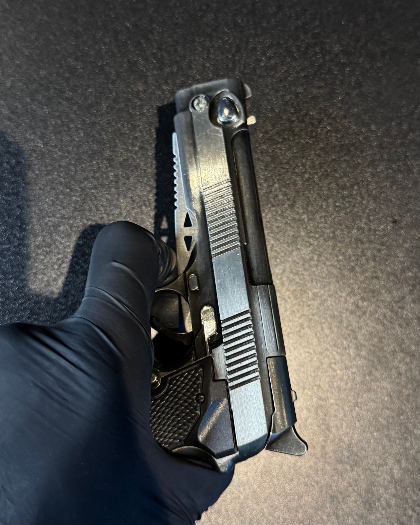 Bricheta "PISTOL" cu briceag