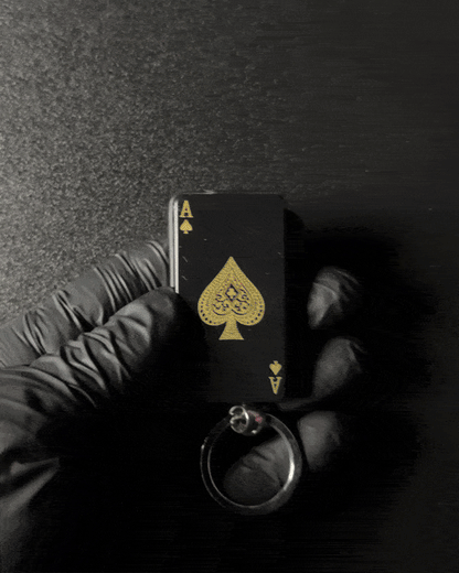 Bricheta "CĂRȚI DE JOC" cu breloc